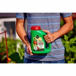 Flash Sale ✔️ Miracle-Gro Shake 'n Feed Plus 4.5 lb. Calcium Plant Food ⌛ -Miracle-Gro Sales Store miracle gro plant food fertilizer 300261005 c3 1000